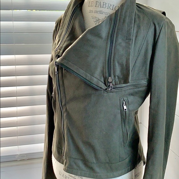 Jacket - Picture 3 of 5